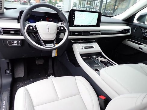 New 2026 Lincoln Aviator Reserve w/ Jet Appearance Package image 17