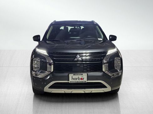 Used 2024 Mitsubishi Outlander SEL image 2