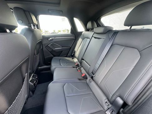New 2025 Audi Q3 2.0T Premium image 25