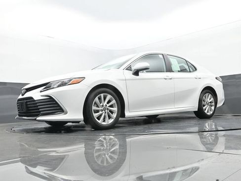 Used 2023 Toyota Camry LE FWD image 29