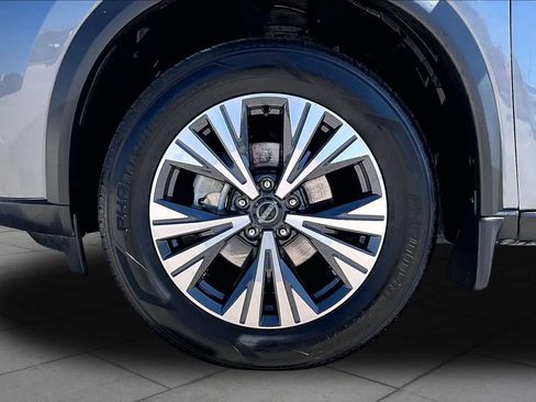 Used 2023 Nissan Rogue SV FWD image 11