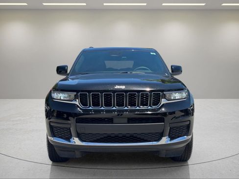 Used 2025 Jeep Grand Cherokee L Laredo RWD image 8