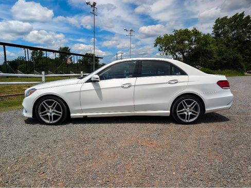 Used 2015 Mercedes-Benz E 350 4MATIC Sedan w/ Premium 1 Package image 9