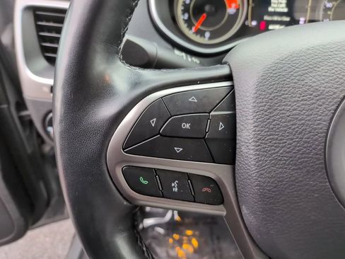 Used 2021 Jeep Cherokee Latitude Plus image 17