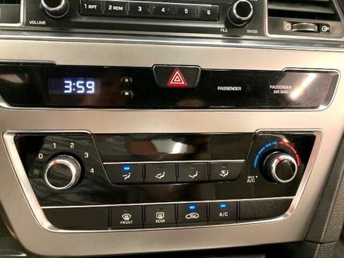 Used 2017 Hyundai Sonata SE image 19