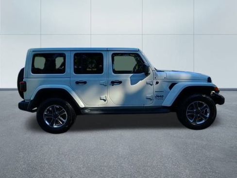 Used 2022 Jeep Wrangler Unlimited Sahara w/ LED Lighting Group image 7