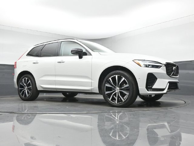 Used 2024 Volvo XC60 B5 Plus AWD/4WD image 10