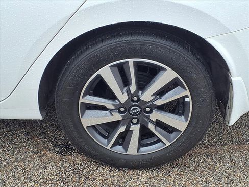 Used 2024 Nissan Versa S w/ S Plus Package image 25