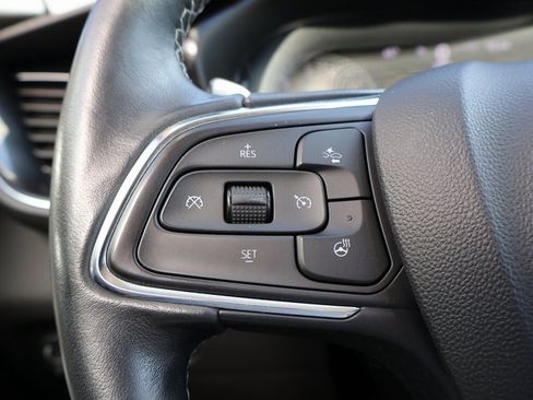 Used 2023 Buick Envision Essence image 27