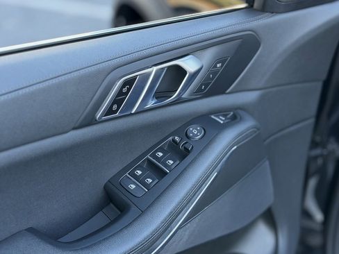 Used 2022 BMW X5 sDrive40i w/ Parking Assistance Package image 29