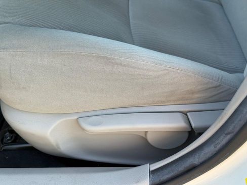 Used 2012 Toyota Corolla LE FWD image 21