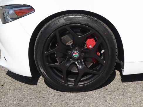 Used 2019 Alfa Romeo Giulia RWD image 42