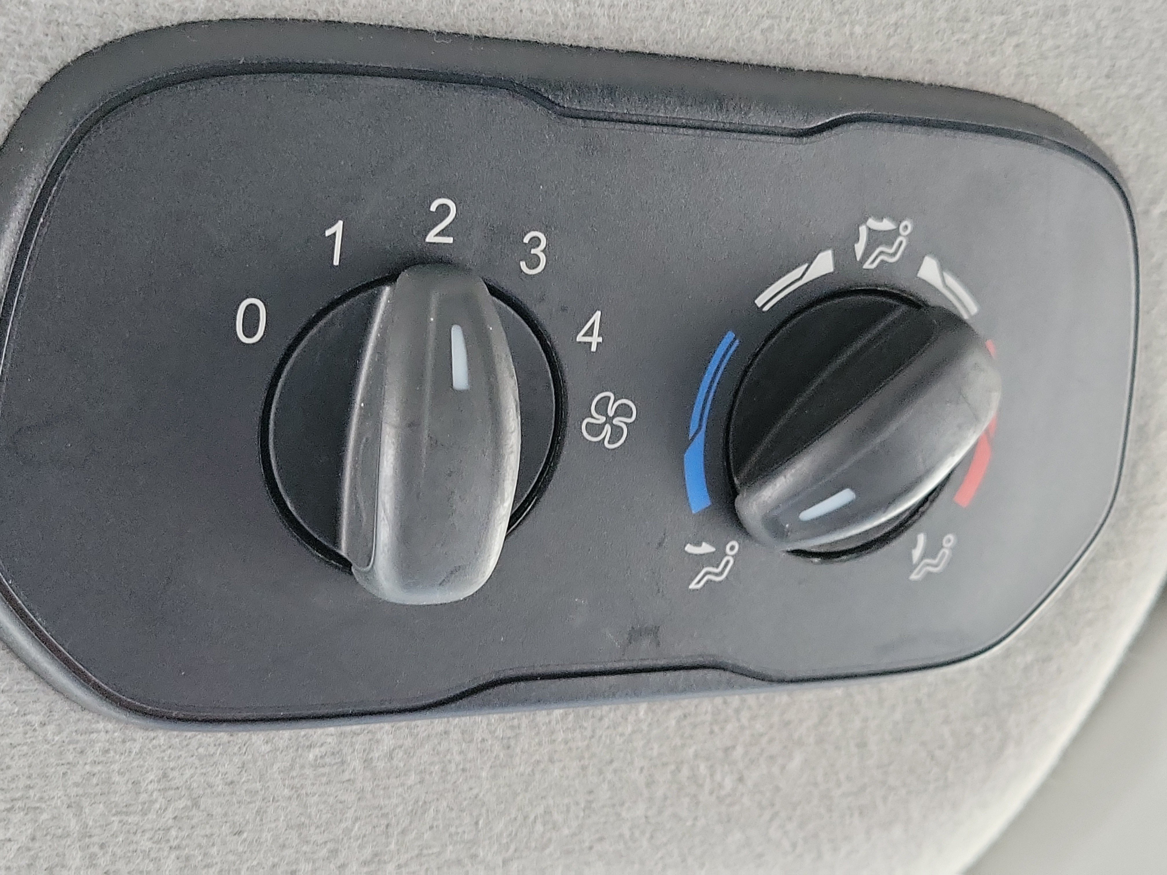 Used 2018 Ford Transit 350 XL RWD image 30