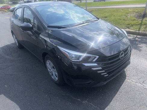 Used 2023 Nissan Versa S FWD image 11