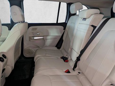 New 2025 Mercedes-Benz EQB 300 4MATIC image 17