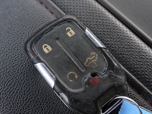 Used 2022 GMC Sierra 1500 AT4 w/ AT4 Premium Package image 16