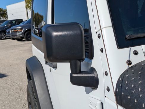 Used 2015 Jeep Wrangler Sport image 12