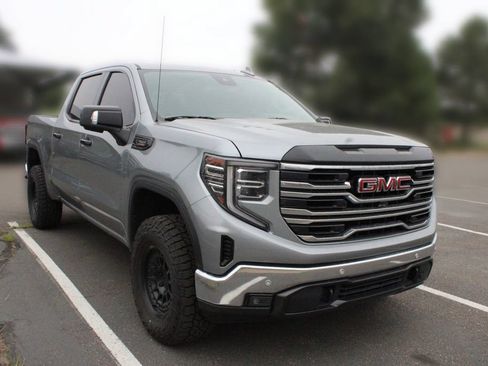 Used 2024 GMC Sierra 1500 SLT w/ SLT Premium Plus Package AWD/4WD image 12