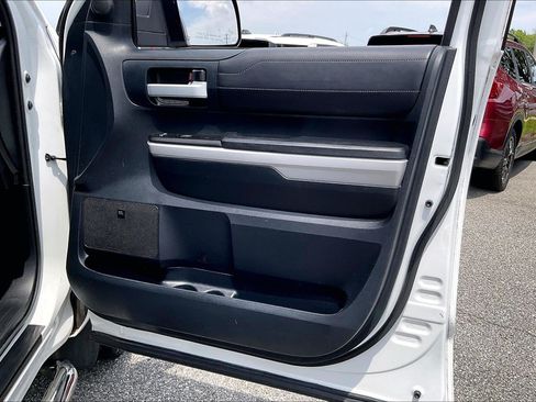 Used 2019 Toyota Tundra Limited w/ Limited Premium Package AWD/4WD image 23