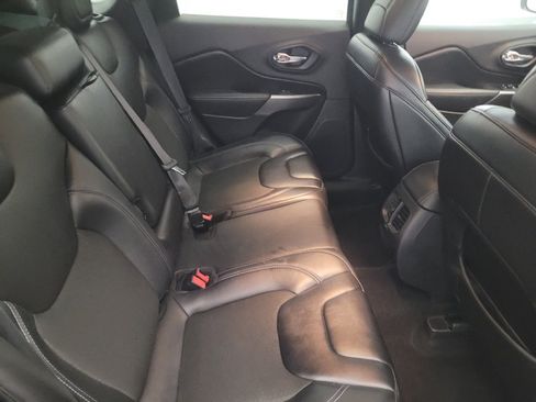 Used 2019 Jeep Cherokee Latitude Plus image 19