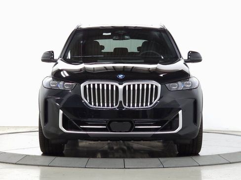 Used 2026 BMW X5 xDrive50e w/ Premium Package AWD/4WD image 2