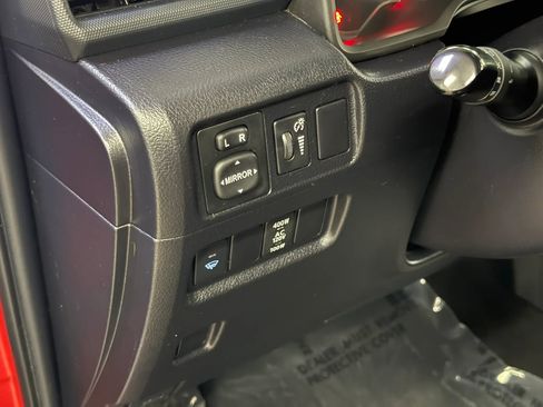 Used 2019 Toyota 4Runner TRD Off-Road Premium AWD/4WD image 23