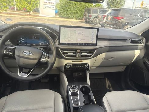 Used 2023 Ford Escape Platinum AWD/4WD image 12