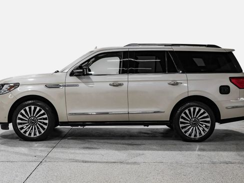 Used 2018 Lincoln Navigator Select w/ Technology Package image 10