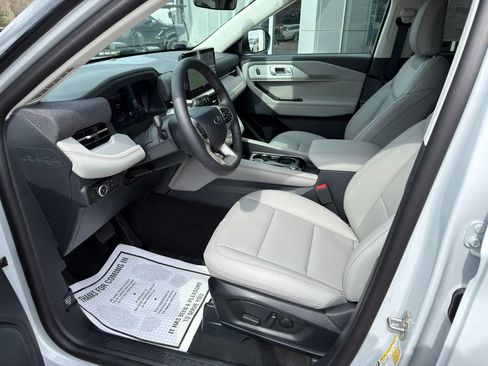 New 2026 Ford Explorer Active image 15