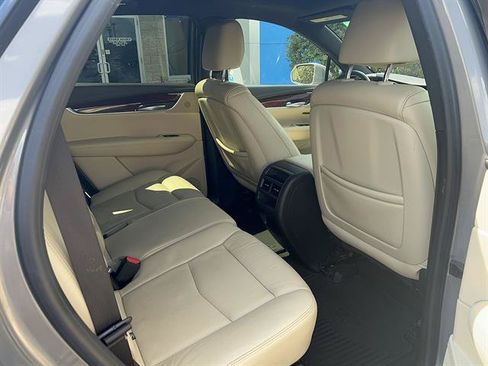 Used 2018 Cadillac XT5 Luxury w/ Driver Awareness Package AWD/4WD image 16