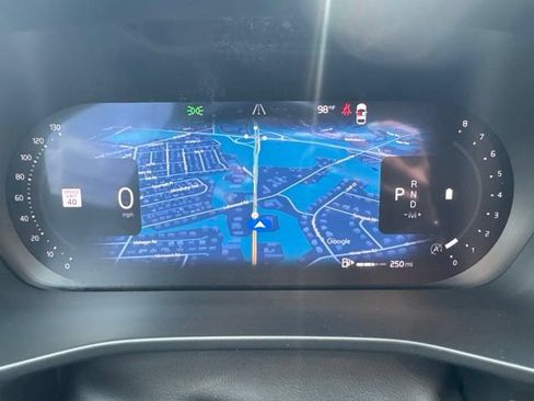 Certified 2025 Volvo XC40 B5 Plus AWD/4WD image 23