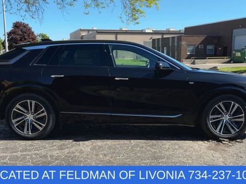 Used 2024 Cadillac Lyriq Luxury w/ LPO, Floor Liner Package AWD/4WD image 9