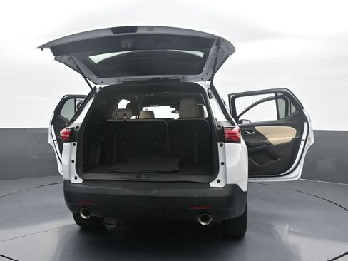 Used 2022 Chevrolet Traverse LS image 72