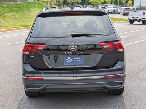 Certified 2024 Volkswagen Tiguan SE w/ Panoramic Sunroof Package FWD image 5