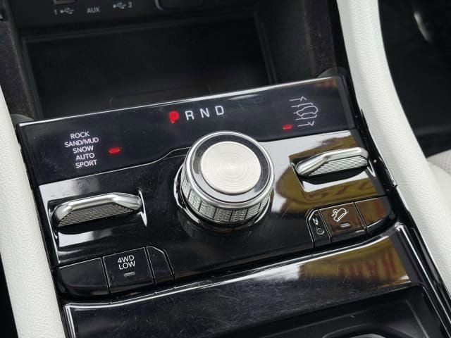 Used 2021 Jeep Grand Cherokee L Overland w/ Luxury Tech Group IV AWD/4WD image 33