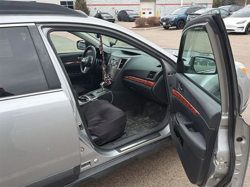 Used 2011 Subaru Outback 3.6R Limited w/ PWR Moonroof Pkg image 16