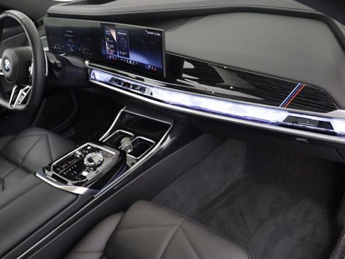 Certified 2025 BMW 740i xDrive AWD/4WD image 21