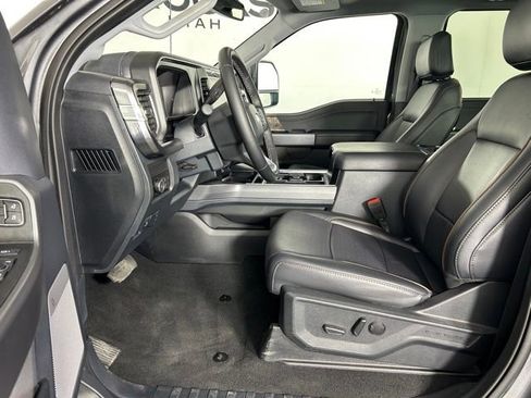 Used 2025 Ford F350 Lariat w/ Black Appearance Package AWD/4WD image 27