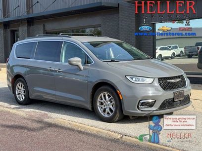 Used 2022 Chrysler Pacifica Touring-L