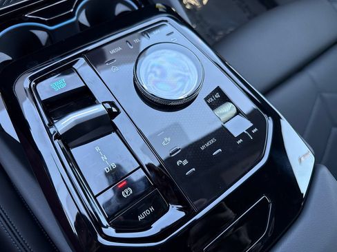 New 2026 BMW i5 M60 AWD/4WD image 25