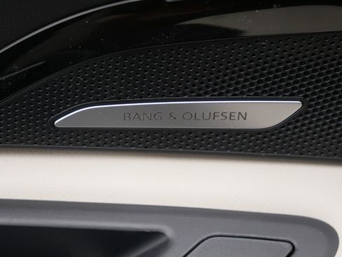 New 2025 Audi Q5 Prestige image 11