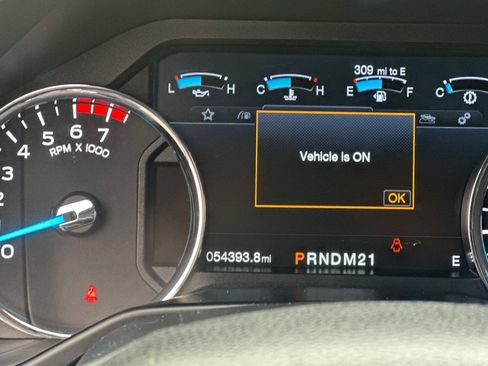 Used 2017 Ford F250 Lariat w/ Lariat Value Package AWD/4WD image 29