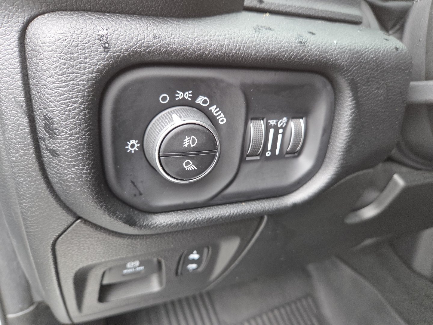 Used 2022 RAM 1500 Laramie w/ Sport Appearance Package AWD/4WD image 29