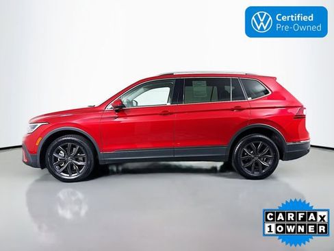 Certified 2022 Volkswagen Tiguan SE w/ Panoramic Sunroof Package image 4