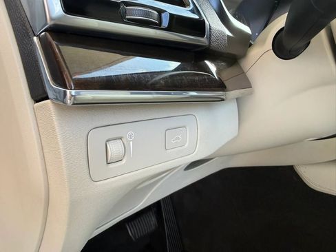 Used 2016 Volvo XC90 T6 Momentum w/ Momentum Plus Package AWD/4WD image 38