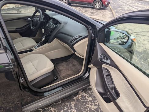 Used 2015 Ford Focus SE FWD image 13