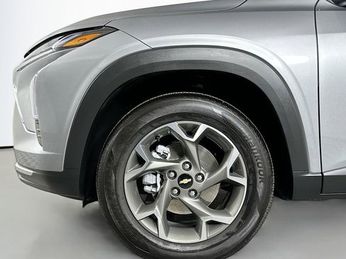 Used 2025 Chevrolet Trax LT w/ Driver Confidence Package image 12