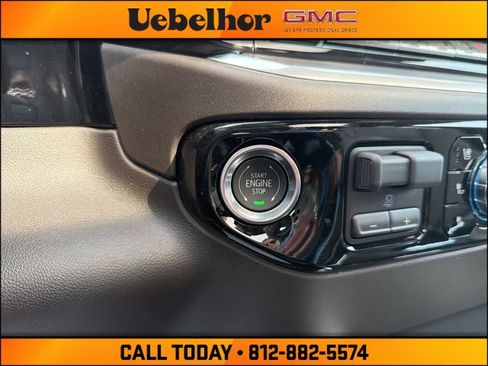 New 2026 GMC Sierra 2500 SLT w/ SLT Convenience Package AWD/4WD image 23
