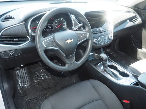 Used 2021 Chevrolet Malibu LT image 10