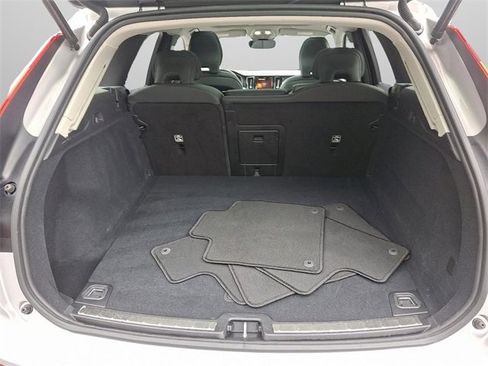 Certified 2025 Volvo XC60 B5 Plus image 26